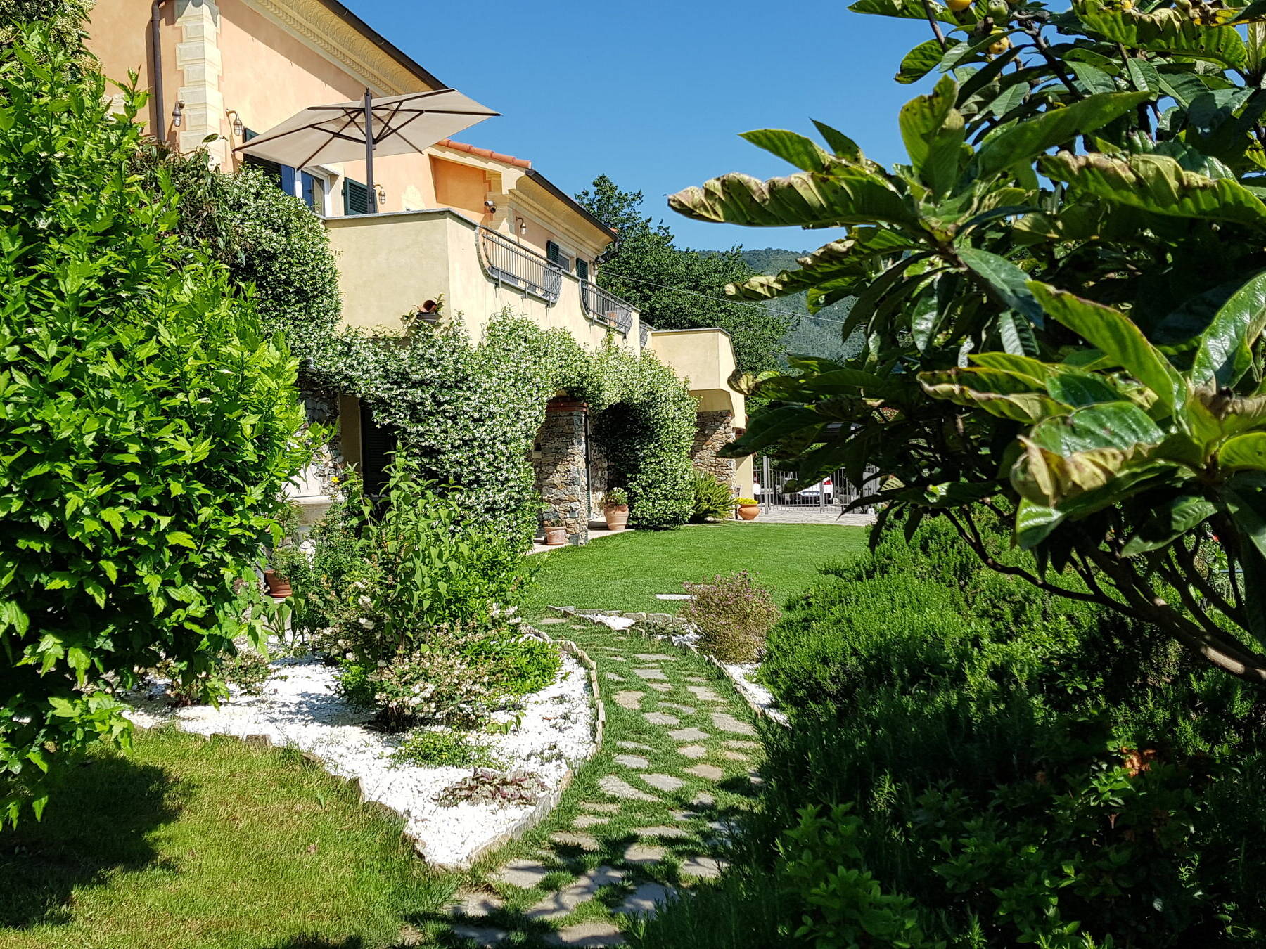 Il Vialetto del Giardino &ndash; Villa Claudia Vacanze, Quiliano